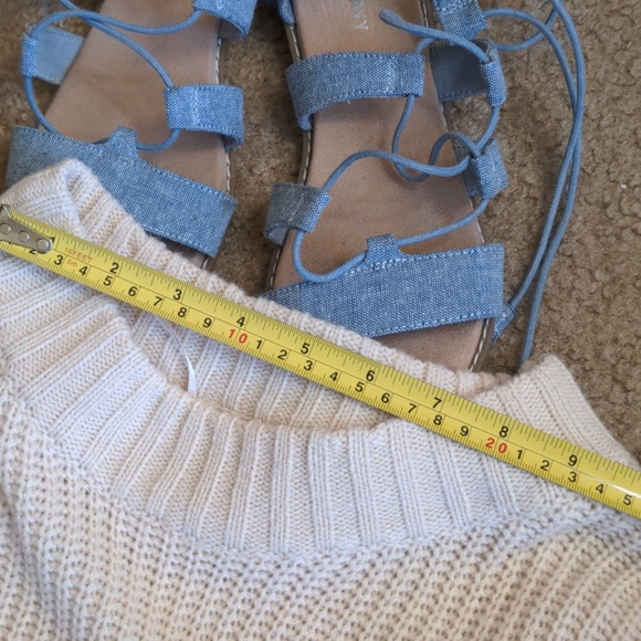 🌼Medium Cream Knitted Sweater🌼 - Picture 8 of 8